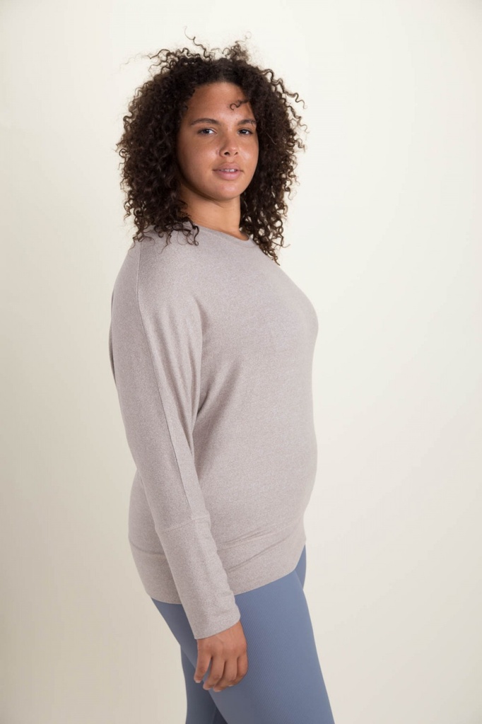DOLMAN-SLEEVED TOP