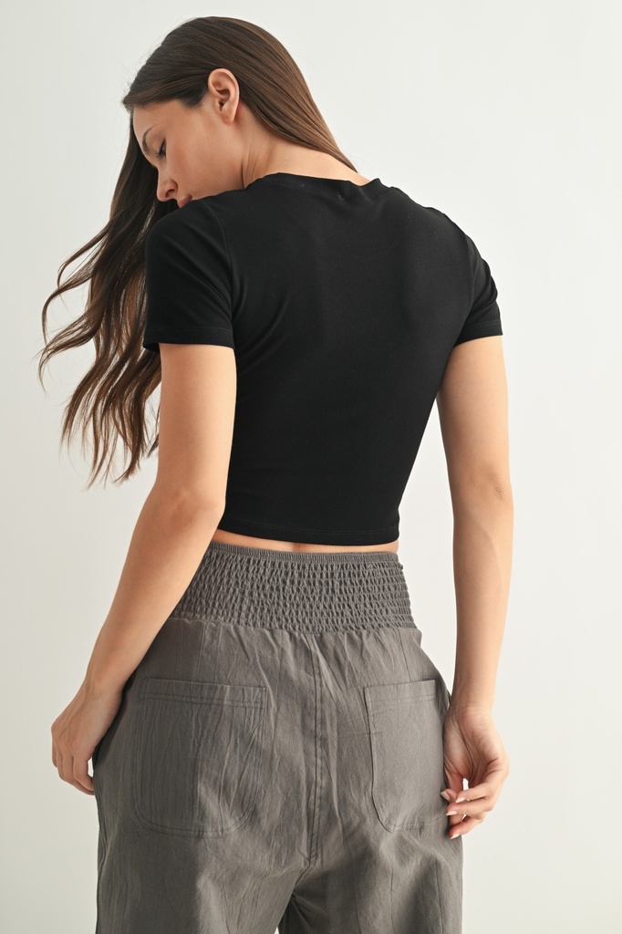 MICRO-RIBBED ATHLEISURE TEE